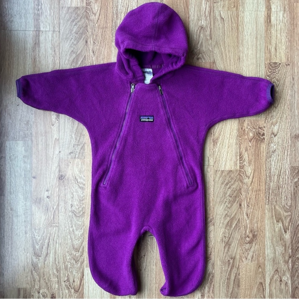 Patagonia Vintage Bunting Snow Suit Size 3
Months Purple